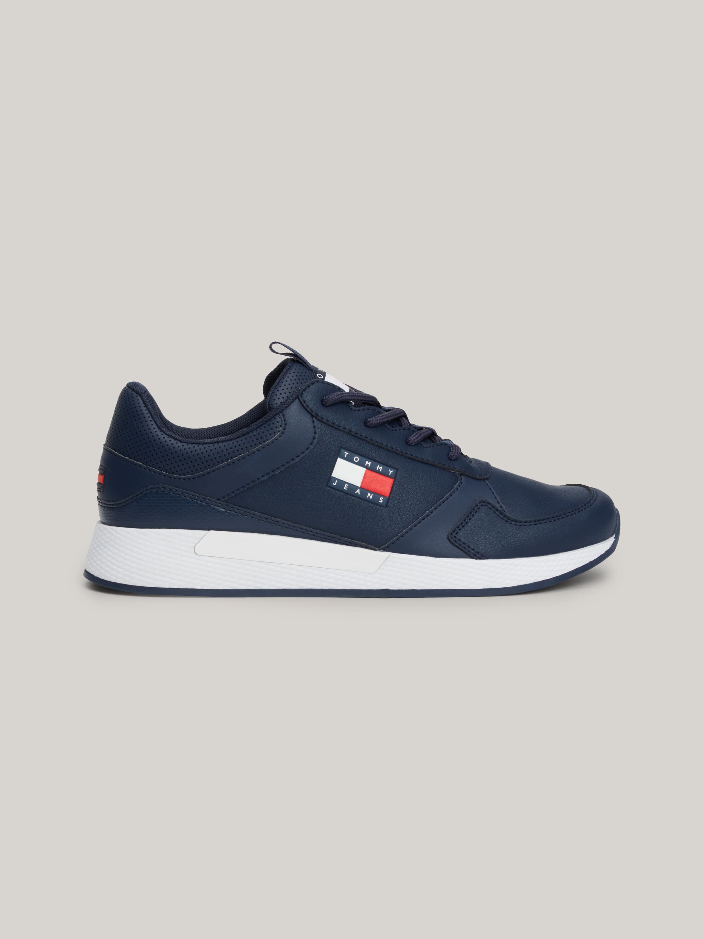 Essential Badge Flexible Runner Trainers